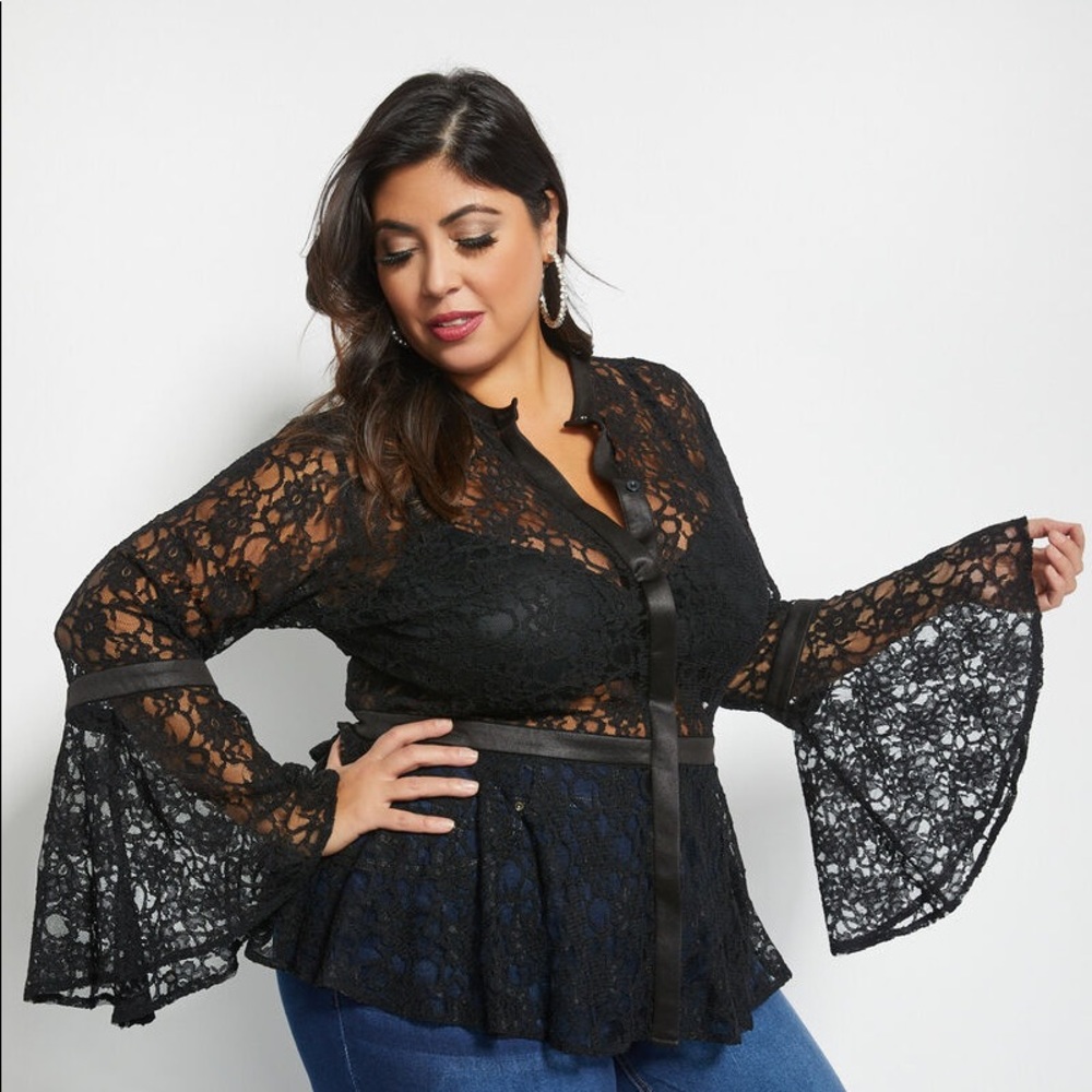 LACE BUTTON-UP TOP